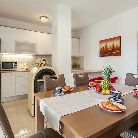 Apartment Klara Биоград на Мору Екстериор снимка