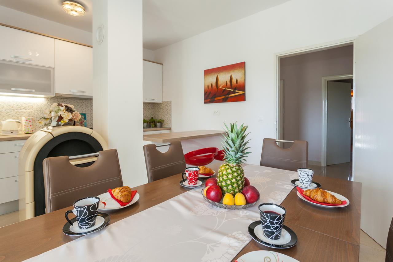 Apartment Klara Биоград на Мору Екстериор снимка