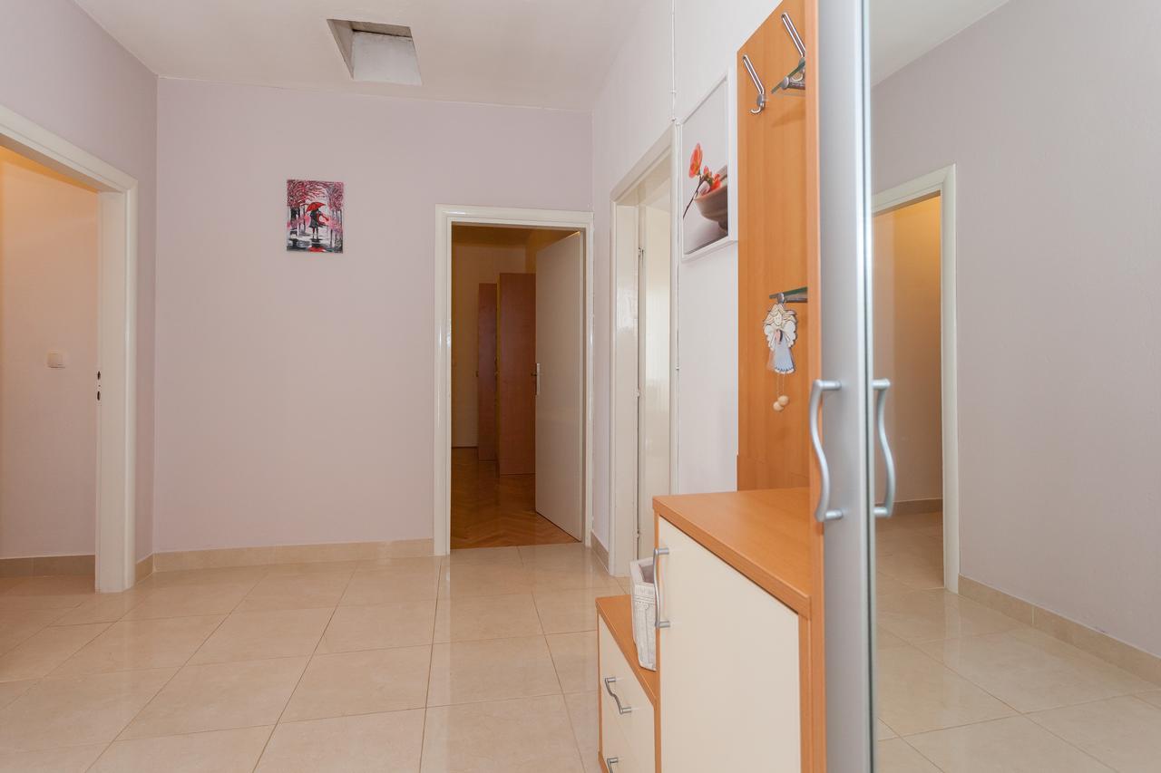 Apartment Klara Биоград на Мору Екстериор снимка